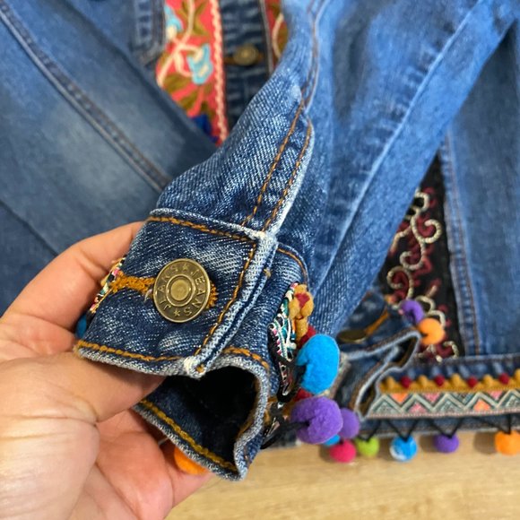 Velzera Hobo Embroidered Women's Denim Jean Jacket. - Picture 8 of 12